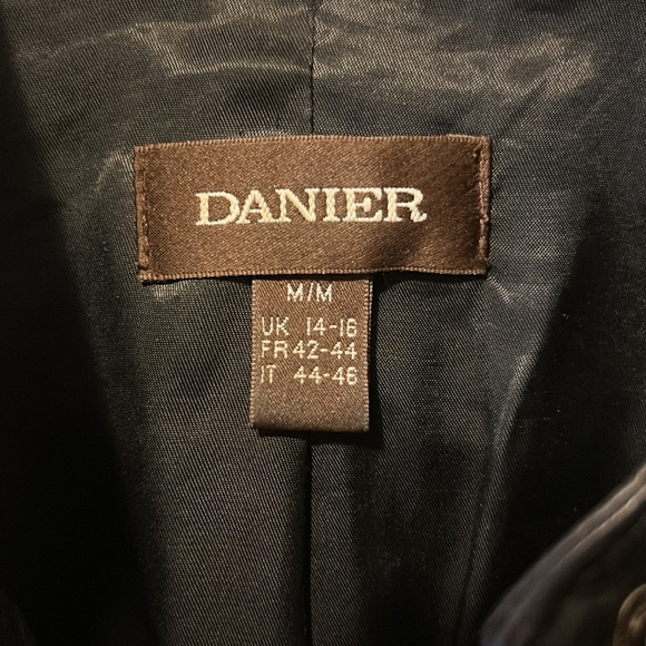 Ladies Danier Genuine Leather biker style jacket; size M - Picture 2 of 5